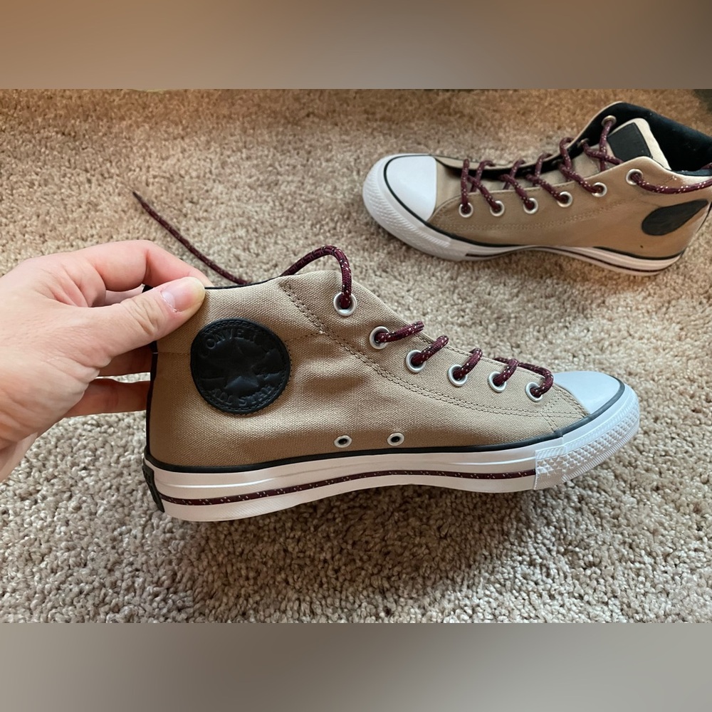 New men’s size 8 converse shoes